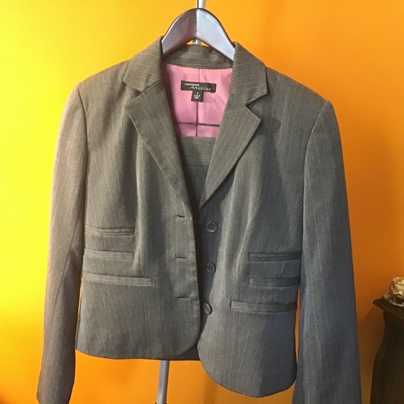 Sharagano Atelier skirt suit w/pink pinstripe 4 - Picture 1 of 8
